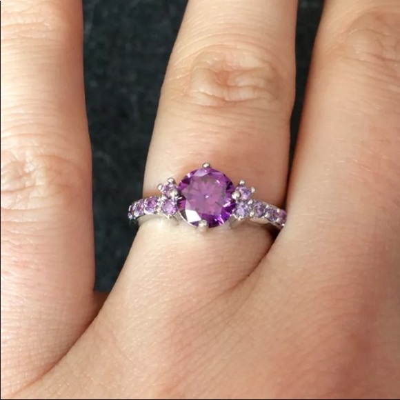 See new listing in my closet - Picture 3 of 9